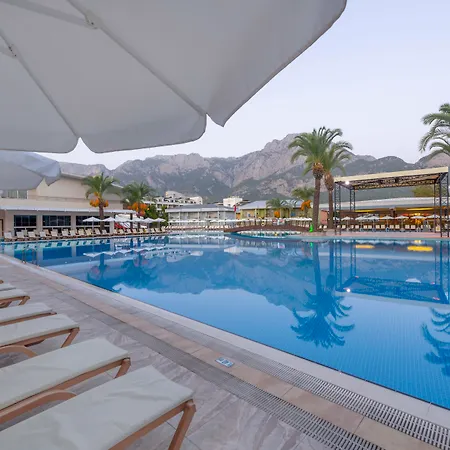 Transatlantik & Szálloda Kemer