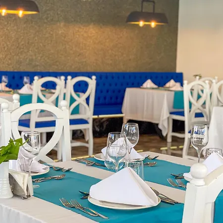 Transatlantik & Szálloda Kemer