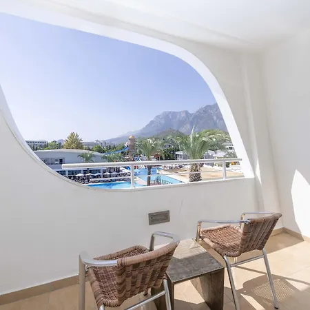 Hotel Transatlantik & 5*